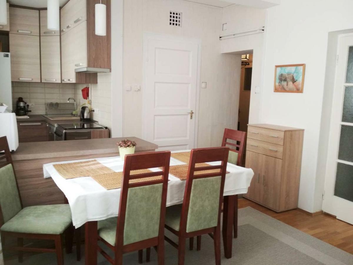 Zsuzsa Apartman บูดาเปสต์ ภายนอก รูปภาพ